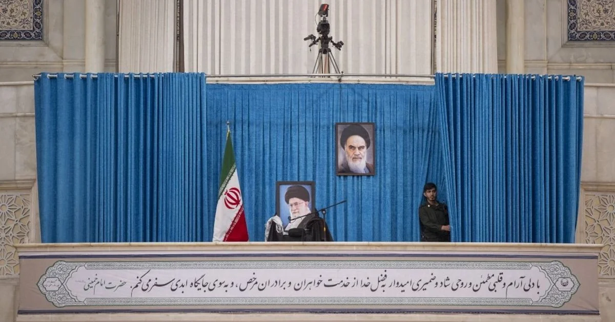Irã rejeita encontro entre Khamenei e Trump; Marinha iraniana afasta navios dos EUA do Golfo de Omã