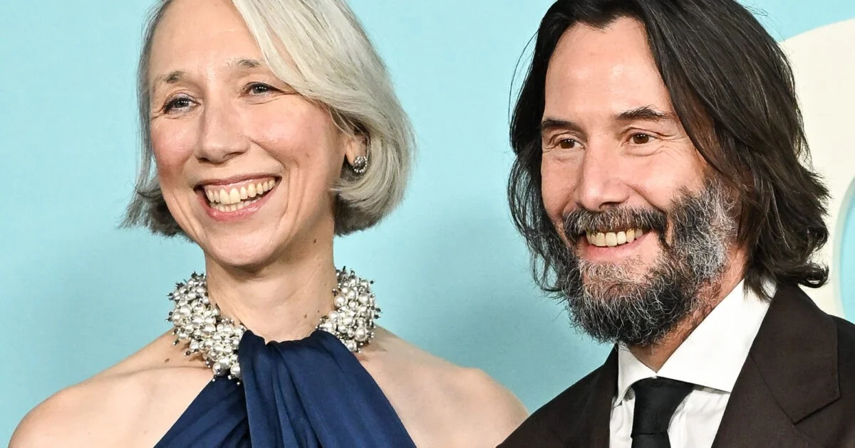 Keanu Reeves no MOCA Gala: “Minha namorada é fácil de amar” e Alexandra Grant revela o segredo — respeito mútuo