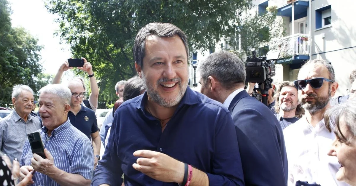 Conselho Federal da Lega pressiona retorno de Salvini ao Viminale em troca de apoio à lei eleitoral e para neutralizar Vannacci