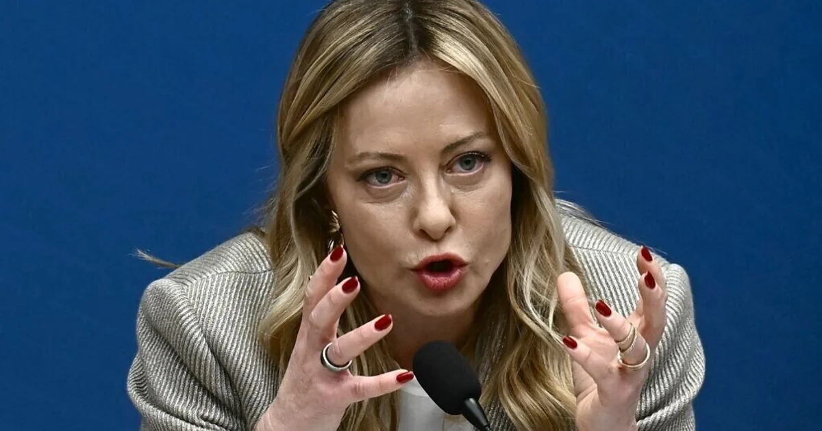 Meloni reafirma: regras valem e 'não é a república das bananas' em discurso na Confcommercio