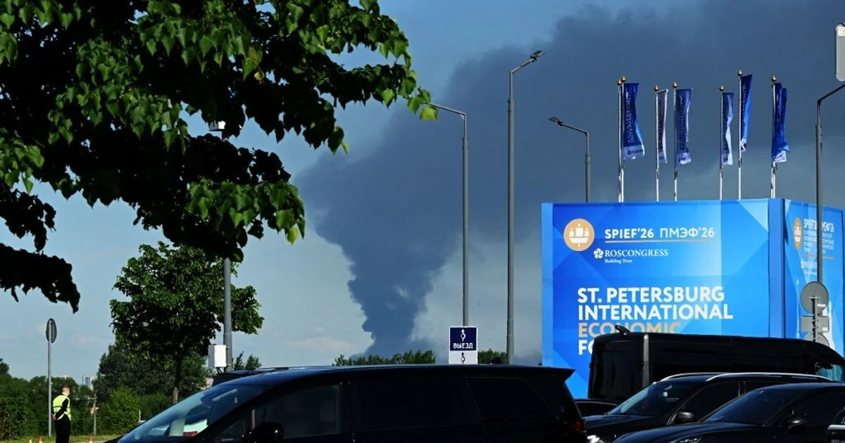 Ofensiva ucraniana atinge São Petersburgo no dia do Spief: centenas de drones repelidos