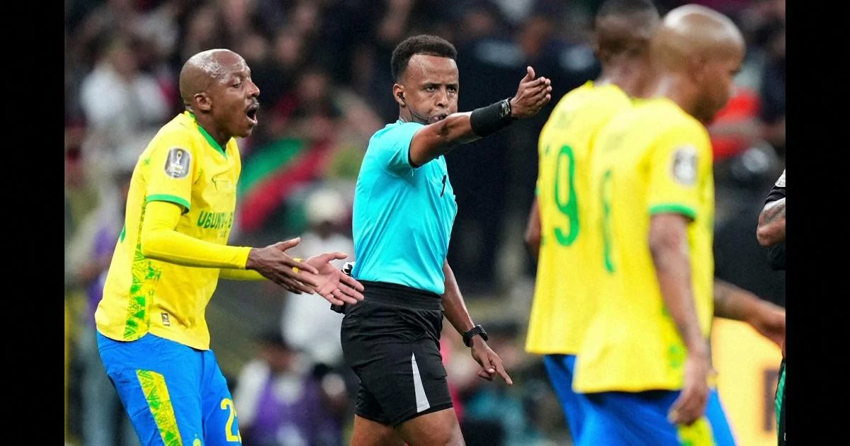 Omar Artan, árbitro somali vetado nos EUA, apitará a Supercopa Europeia entre PSG e Aston Villa