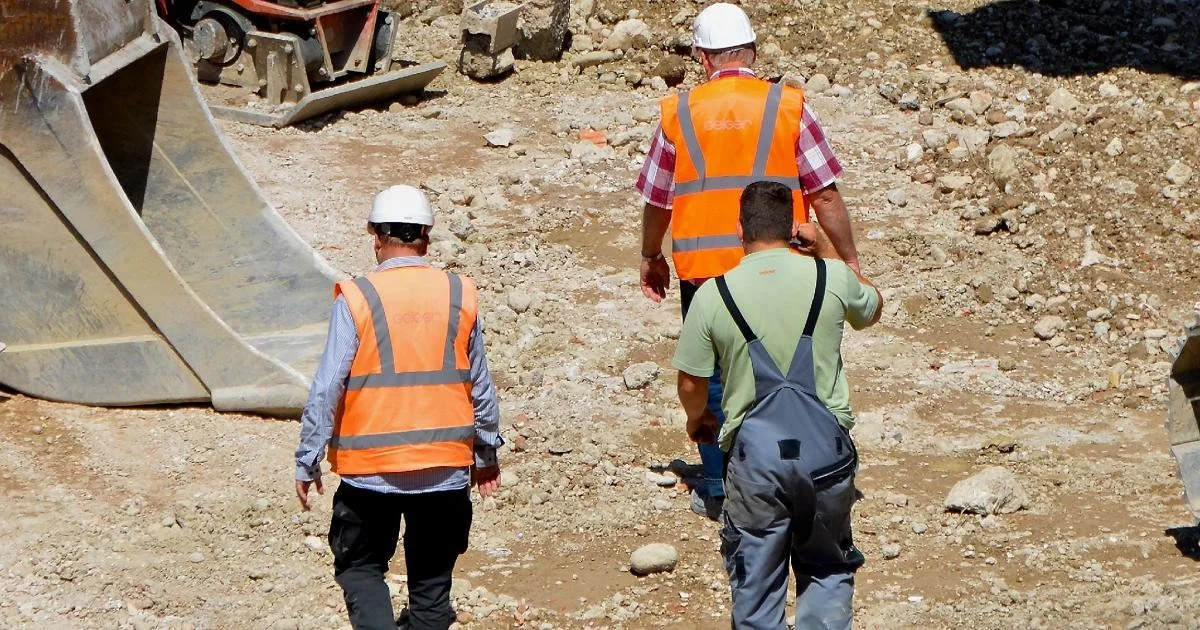 Ordinanze anti-afa: stop a cantieri, rifugi climatici e numeri verdi para proteger trabalhadores