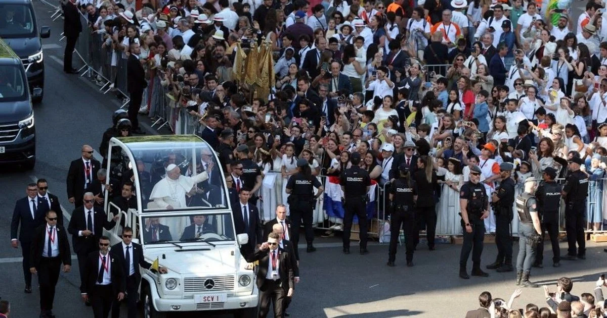 Papa Leão XIV reúne mais de 1,2 milhão em Madrid para Missa do Corpus Christi; encontro marca movimento diplomático e cultural