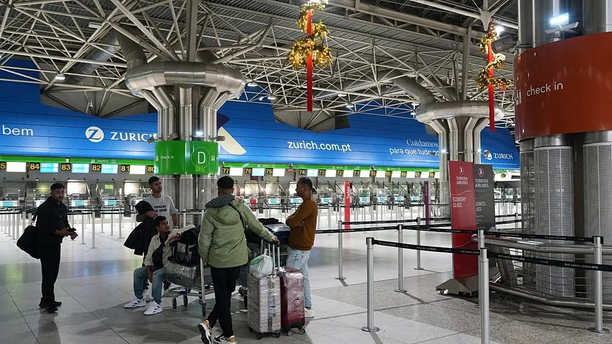 PSP reforça aeroporto de Lisboa com 48 agentes; mais e-gates e boxes para reduzir filas