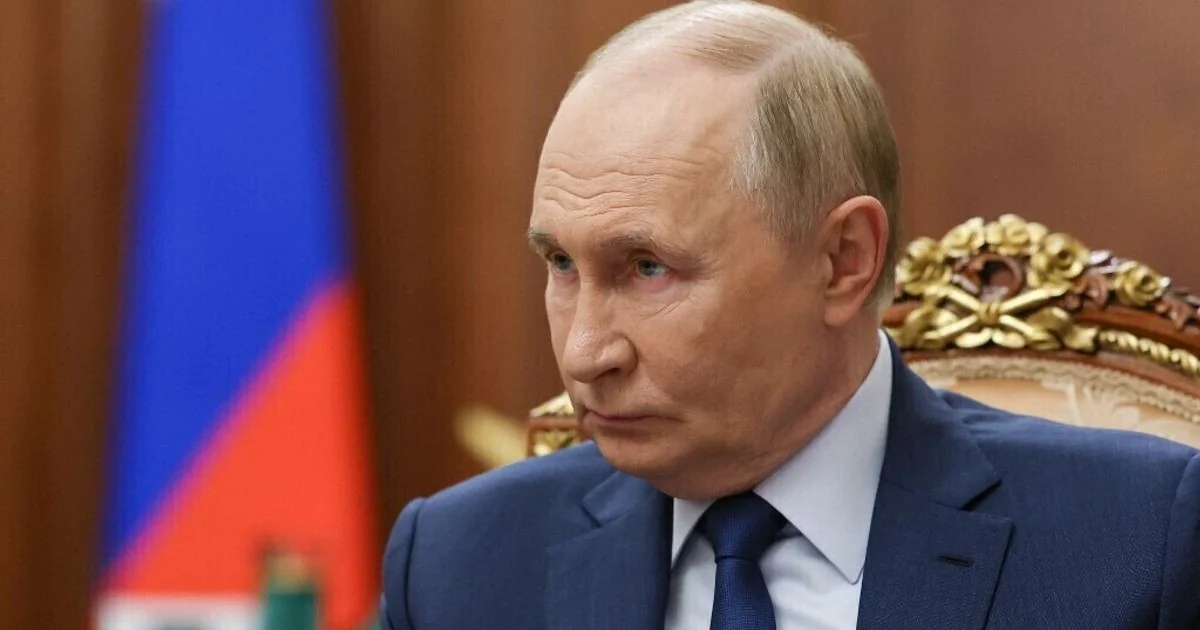 Putin acusa elites da UE de fomentar o caos; drone naval explode no porto de Costanza, Romênia