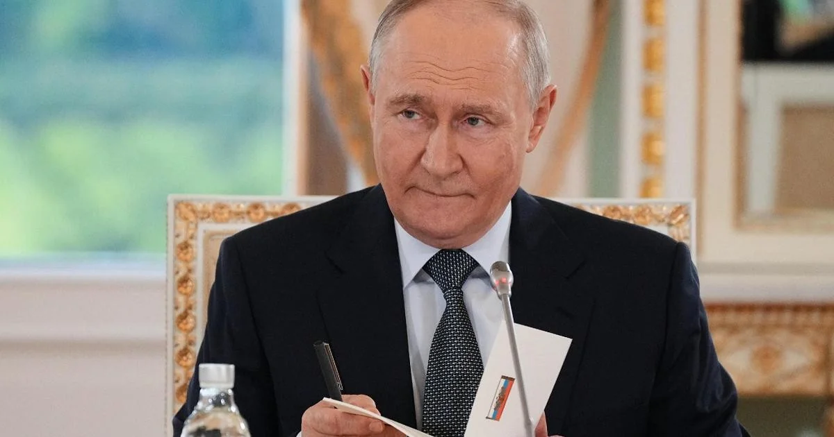 Putin admite uso de drones ocidentais sobre a Rússia, afirma avanço e condiciona paz aos acordos de Anchorage