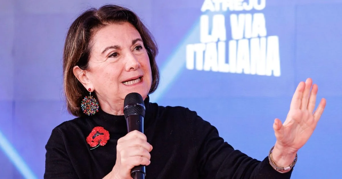 Roccella diz que Itália lidera proteção de menores online, mas verificação de idade e proibição a pornografia ainda não funcionam
