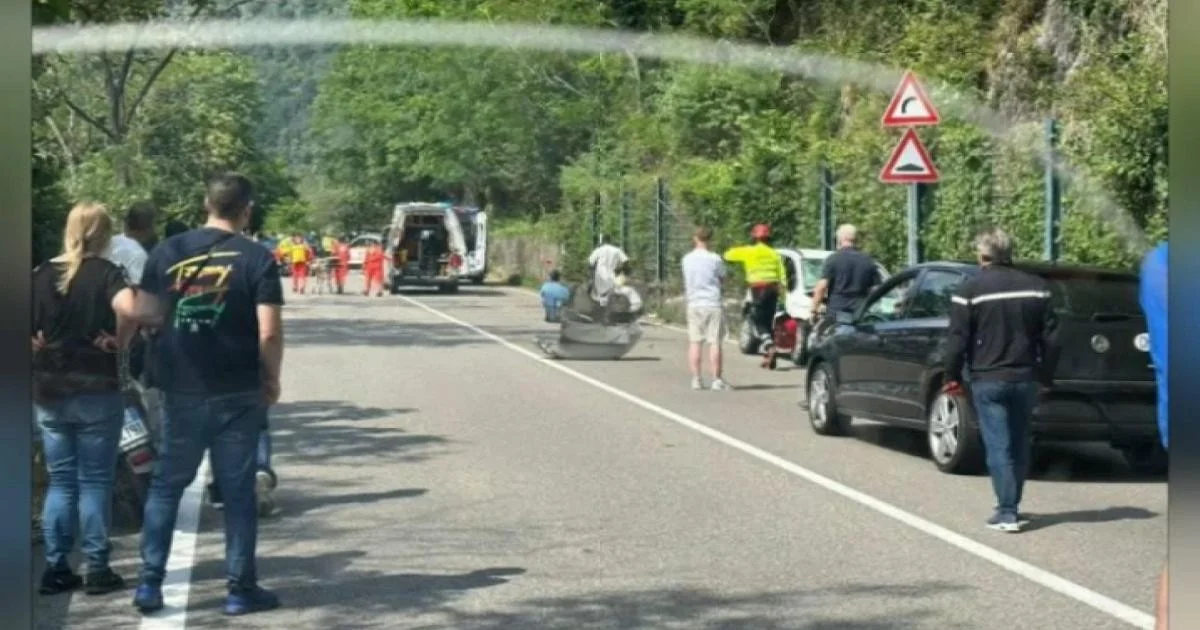 Sara Vetrano morre em atropelamento no Varesotto; pai se deita ao lado do corpo