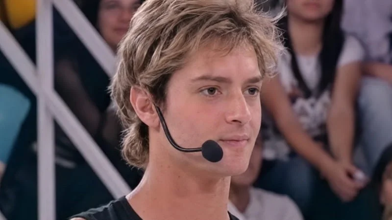 Ex-bailarino de 'Amici', Simone Benedetti, é preso em Roma após ameaças: “I poliziotti devono morire tutti”