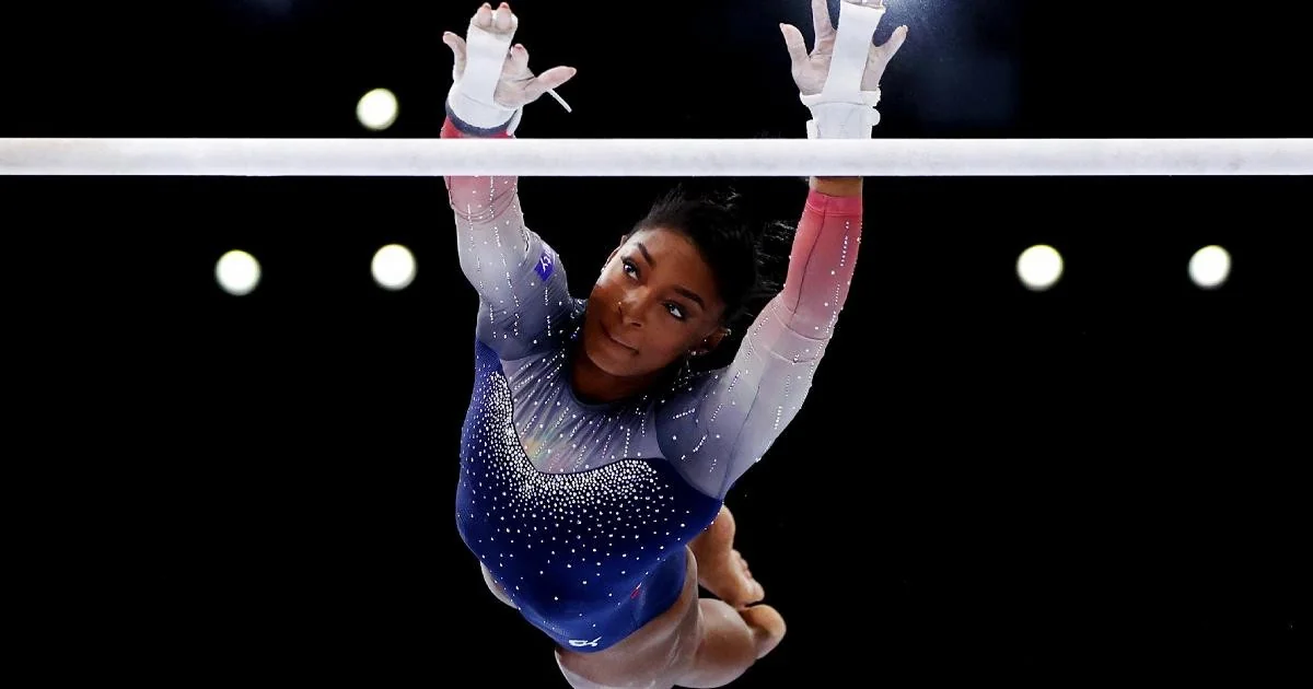 Simone Biles hospitalizada: “Quase perdi a vida” — a ginasta fala sobre internação e recuperação