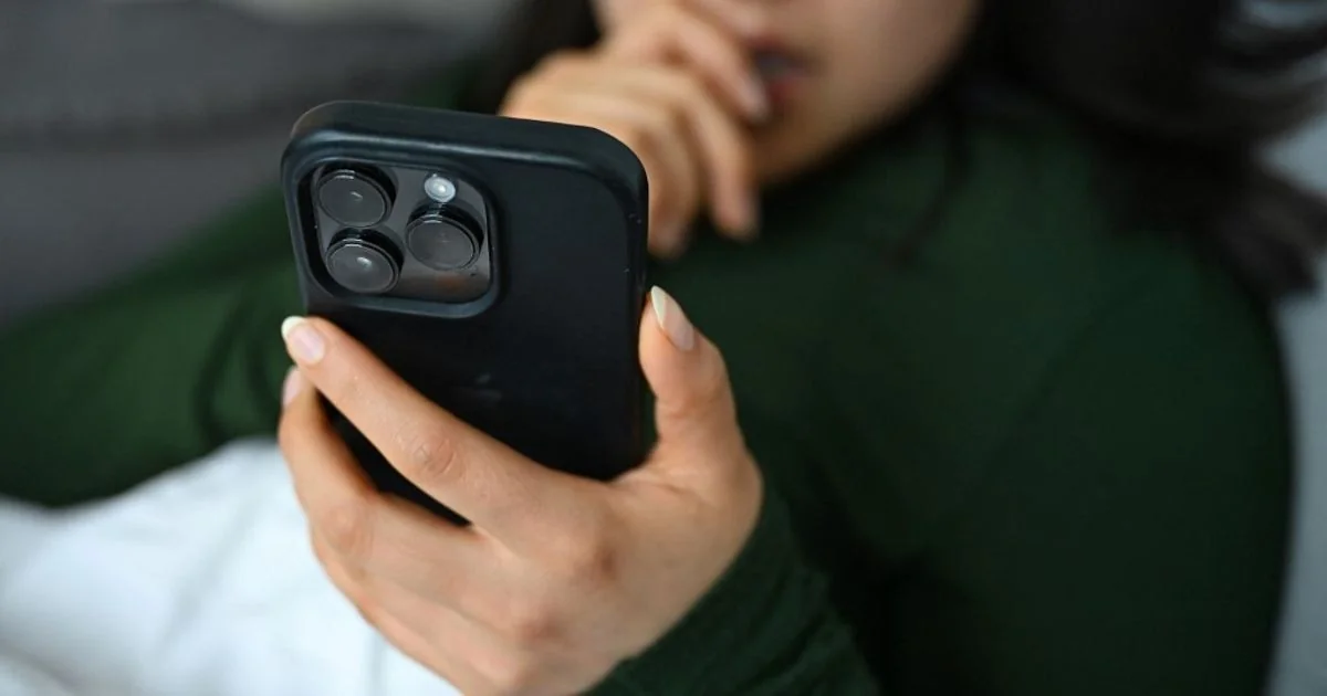 Smartphone e o declínio das nascimentos: um movimento decisivo no tabuleiro demográfico