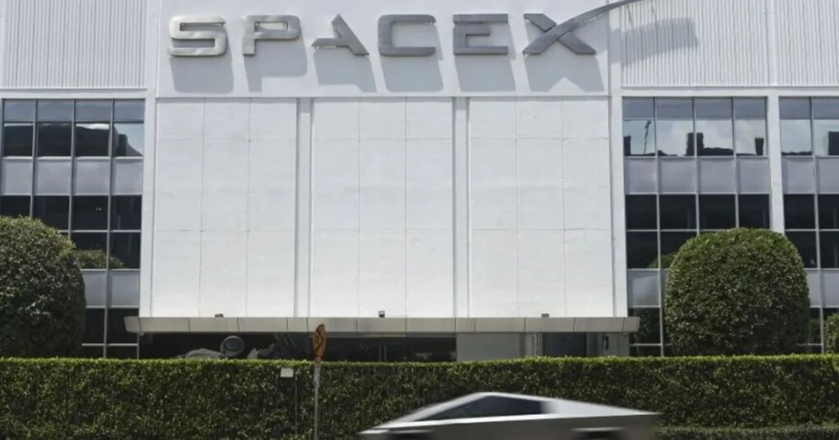 SpaceX estreia no Nasdaq e pode alcançar avaliação bilionária acima de US$2 tri