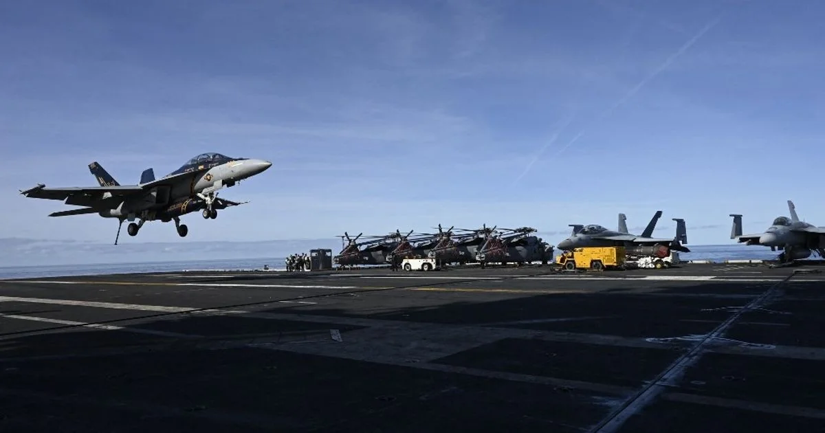 Starmer alerta: avaliações de inteligência apontam risco de ataque russo à OTAN já em 2030