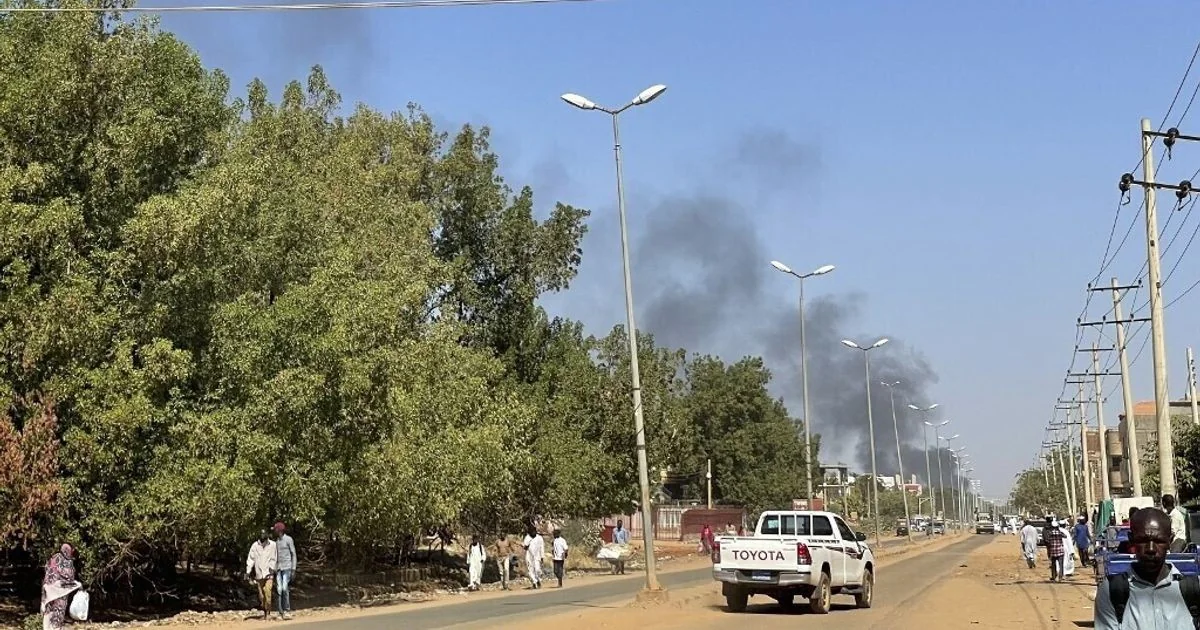 Sudão expulsa 12 mil estrangeiros após retomada de Khartoum; operação revela nova tectônica de poder
