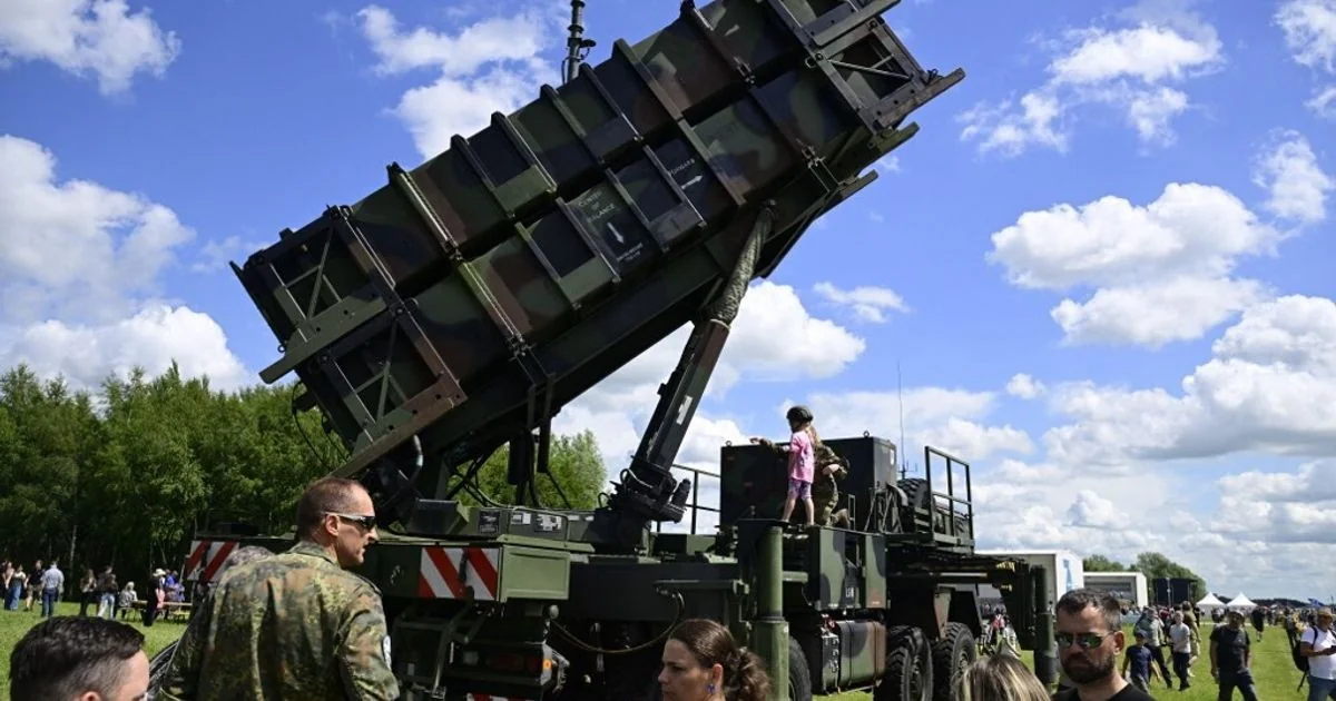 Suíça negocia sistemas de mísseis além dos Patriot para reduzir dependência e acelerar defesa aérea