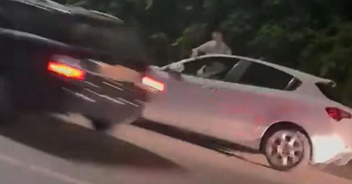 Taormina: carro tenta atropelar multidão após briga em frente a discoteca, diz prefeito