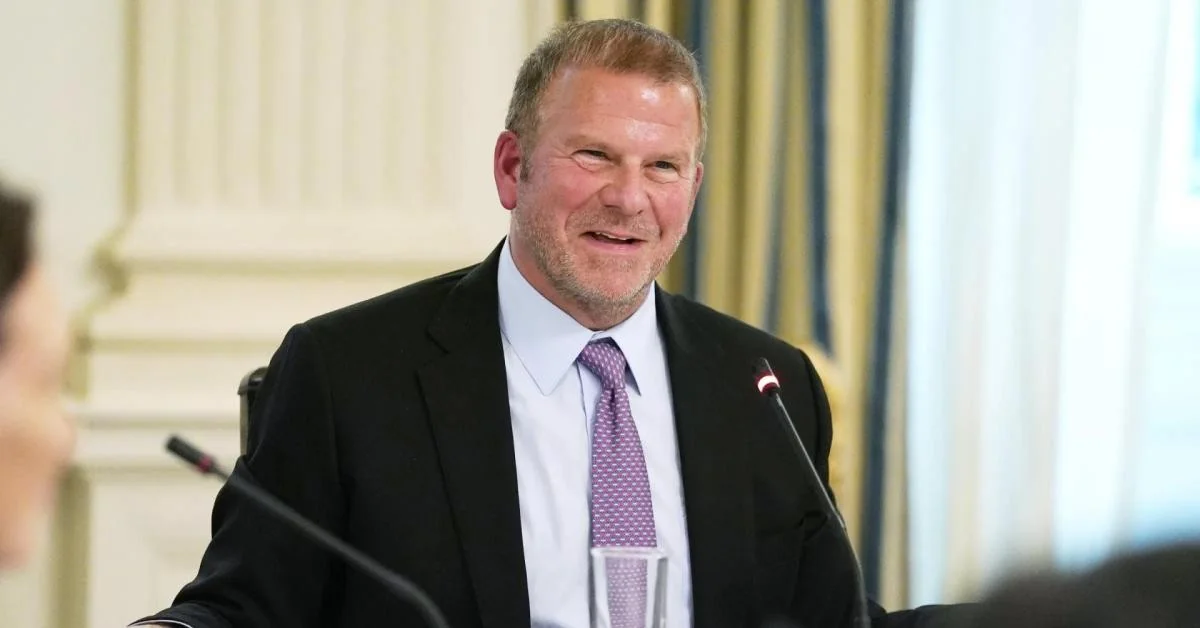 Tilman Fertitta adquire Caesars por US$17,6 bilhões e forma novo polo de gaming com mais de 60 resorts