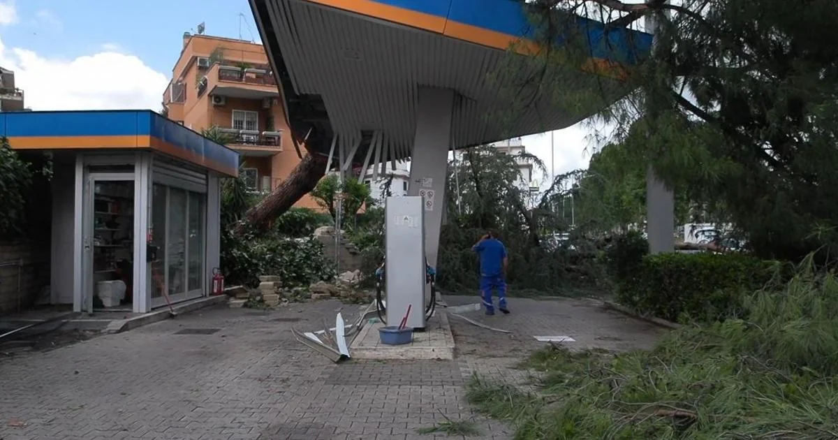 Tornado atinge zona norte de Roma: 60 árvores caídas, semáforos danificados e tráfego paralisado
