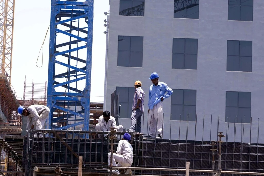 Trabalhadores extra-UE: apenas 14% das PME conseguem atraí‑los; burocracia e desconhecimento travam o movimento