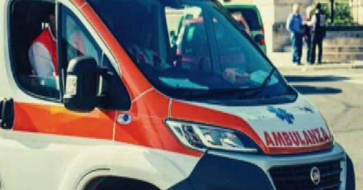Tragédia no trabalho em Rosignano (Livorno): operário morre após queda do telhado