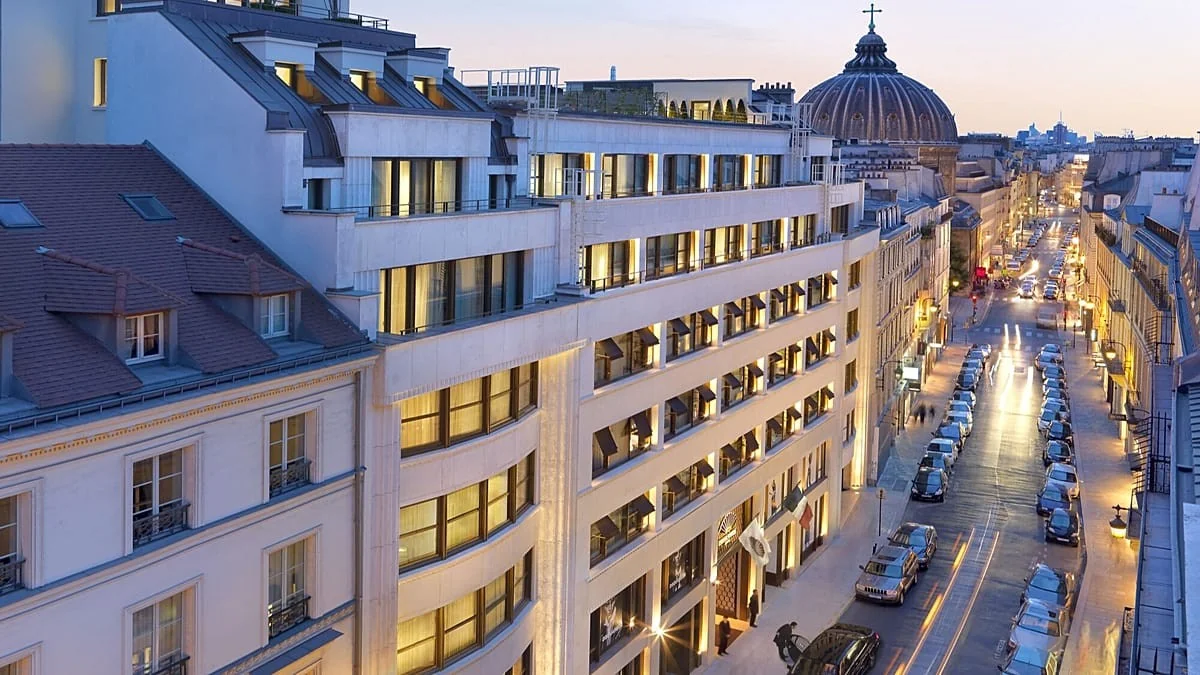 Três ícones da hotelaria francesa perdem o selo «palace»: o que muda no luxo em França