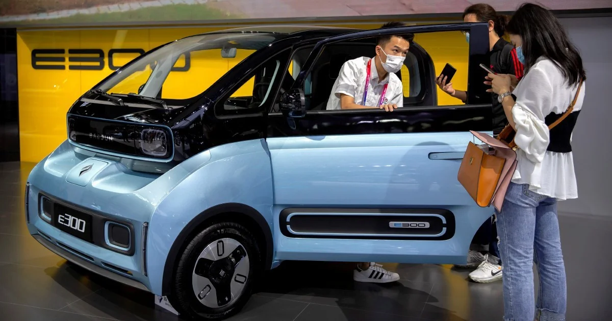 UE prepara estratégia 'espelho' para a indústria da auto elétrica inspirada no modelo chinês
