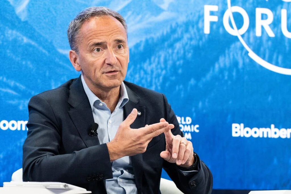 UE nomeia Jim Hagemann Snabe como Enviado Especial para a Inteligência Artificial Industrial