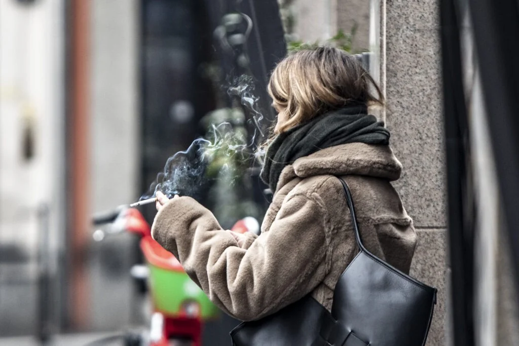 UE trava novamente na tributação do tabaco: impasse político e econômico no centro do tabuleiro