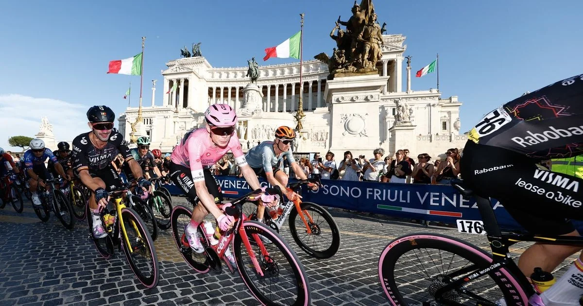 Vingegaard conquista o Giro d'Italia 2026; Jonathan Milan vence a última etapa em Roma