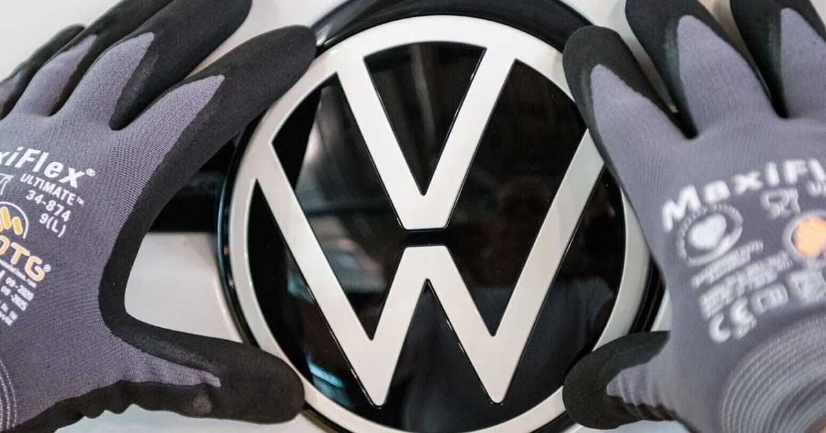 Volkswagen avalia corte de até 100.000 empregos enquanto acelera plano de economia