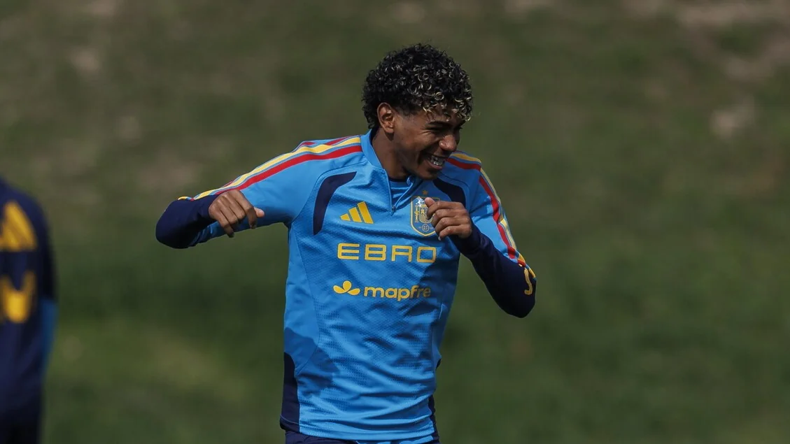 Yamal e Williams se recuperam e treinam com a seleção espanhola a cinco dias do Mundial