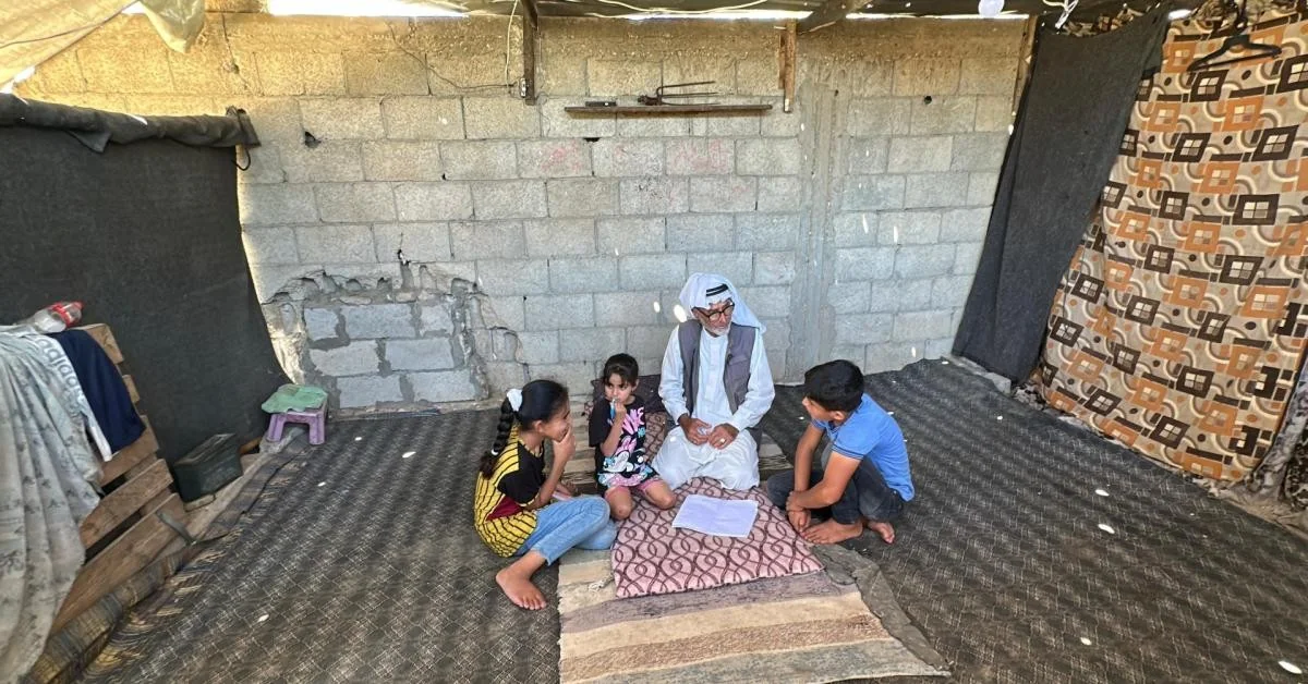Na «Yellow Line» a Leste de Al‑Maghazi: Famílias Deslocadas Suportam Bombardeios e Permanecem na Terra