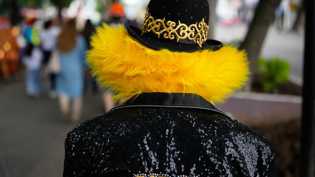 Acidente no circo em New York: frecha perdida atinge pescoço de artista; proprietário classifica como episódio isolado