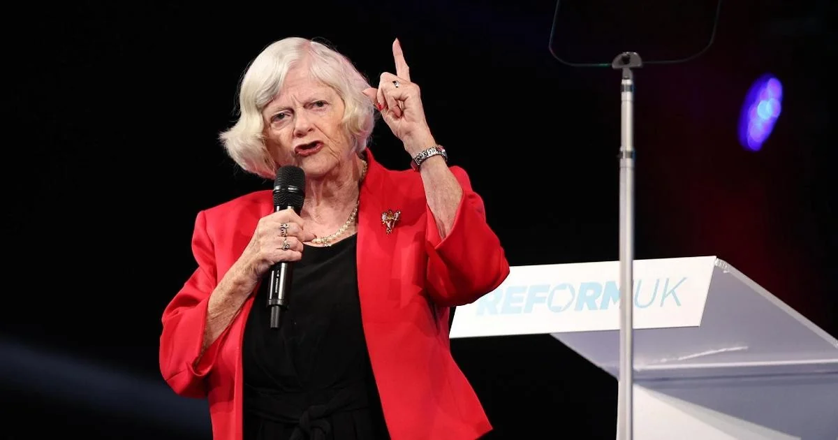 Reino Unido: preso um jovem de 26 anos pelo homicídio da ex-parlamentar Ann Widdecombe no Devon