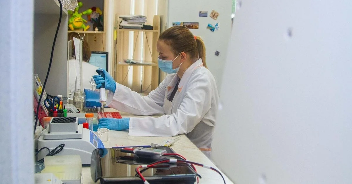 Biotecnopolo de Siena propõe novo modelo para frear a resistência antimicrobiana: prevenção, diagnóstico e redes científicas