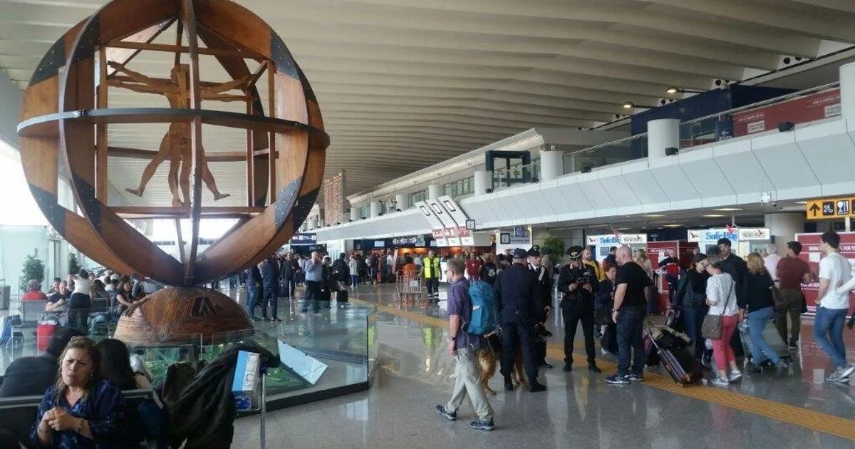 Caos no aeroporto de Fiumicino: ganês de 30 anos detido por tentativa de esfaqueamento a policiais