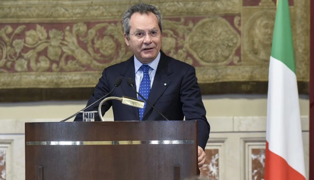 Carlo Comporti escolhido pelos 27 para presidir a ESMA: reconhecimento institucional e geopolítico para a Itália