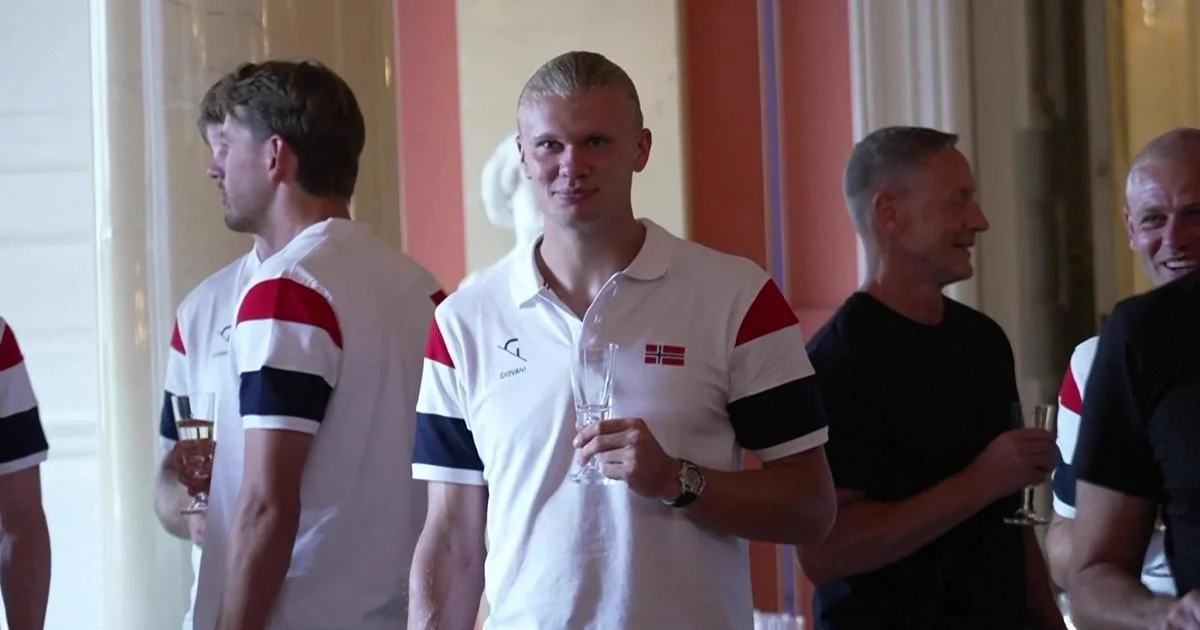 Erling Haaland desembarca na Sicília para desfilar com Dolce & Gabbana em Taormina