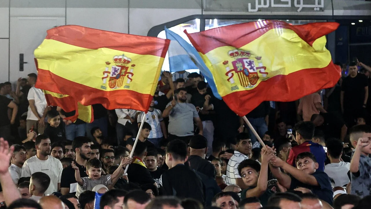 Espanha chega a Madrid com a Copa do Mundo: recepções institucionais e grande parada esperada