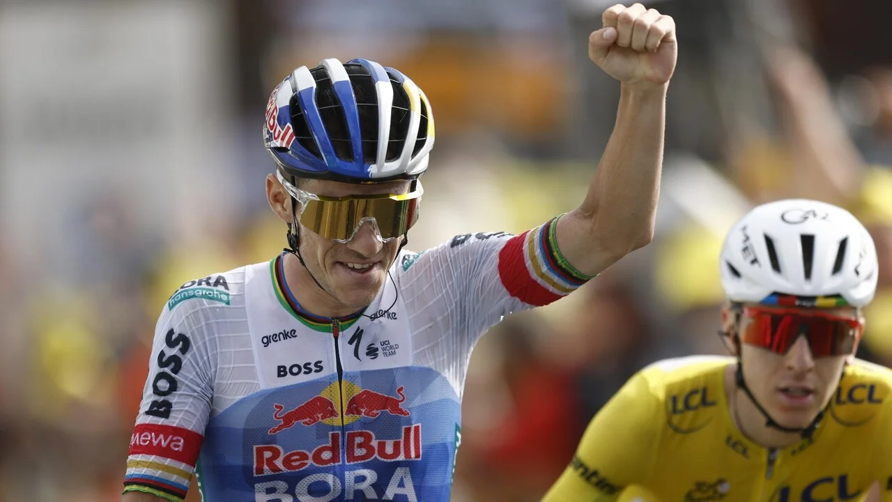 Evenepoel vence em Plateau de Solaison; Vingegaard cai e abandona o Tour