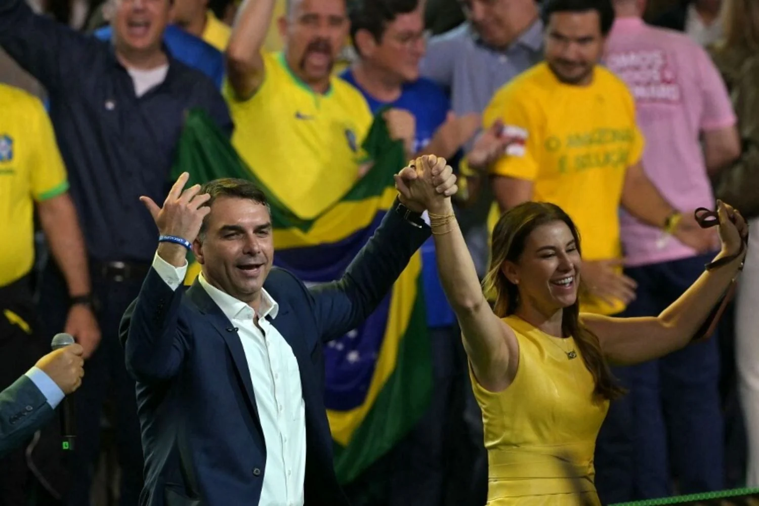 Flavio Bolsonaro é oficializado candidato do PL e confirma duelo com Lula nas eleições de 2026