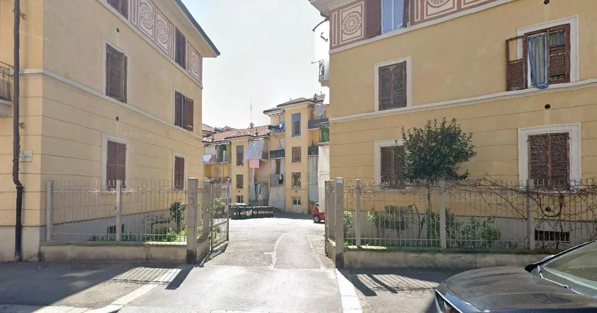 Homem encontrado morto em apartamento no bairro Lucento, Turim: investigação por homicídio