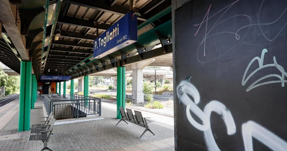 Homem morre após defender amigo em assalto na estação Togliatti, em Roma