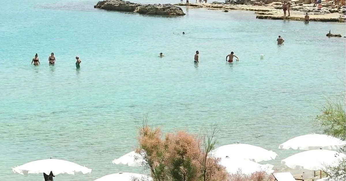 Homem de 54 anos morre em Otranto após salvar os gêmeos de 8 anos das correntes