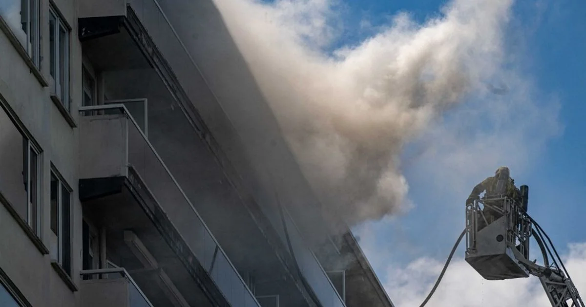 Incêndio devastador em condomínio de Antuérpia deixa ao menos 6 mortos e vários feridos