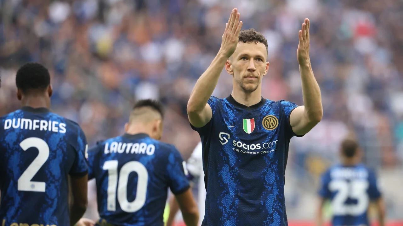 Mercado: Inter avalia retorno de Perišić; Milan perto de renovar com Modrić e Lazio acerta zagueiro grátis
