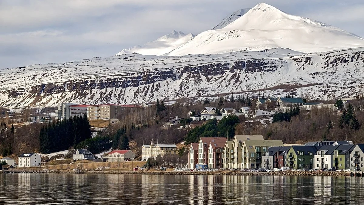 Skáld Akureyri: o novo hotel literário da Hilton que reescreve a hospitalidade no Norte da Islândia