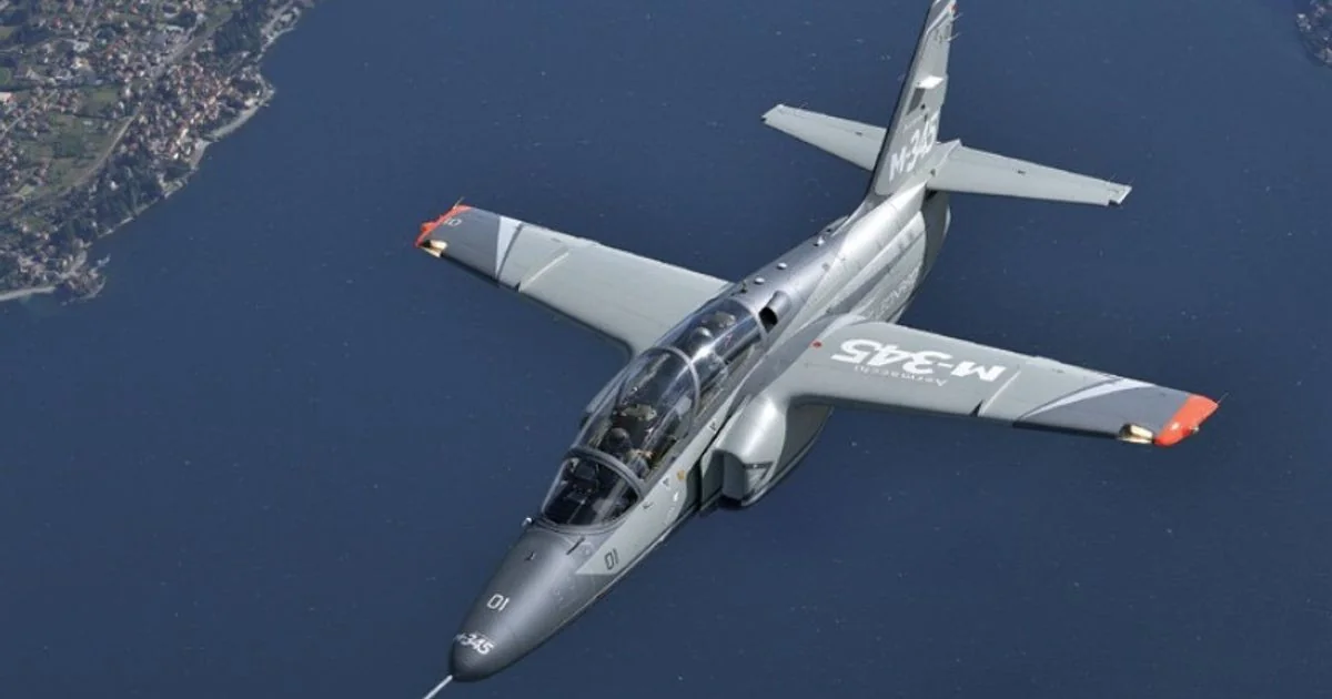 M-345 da Leonardo brilha no Farnborough: revolução no treinamento e eficiência operacional