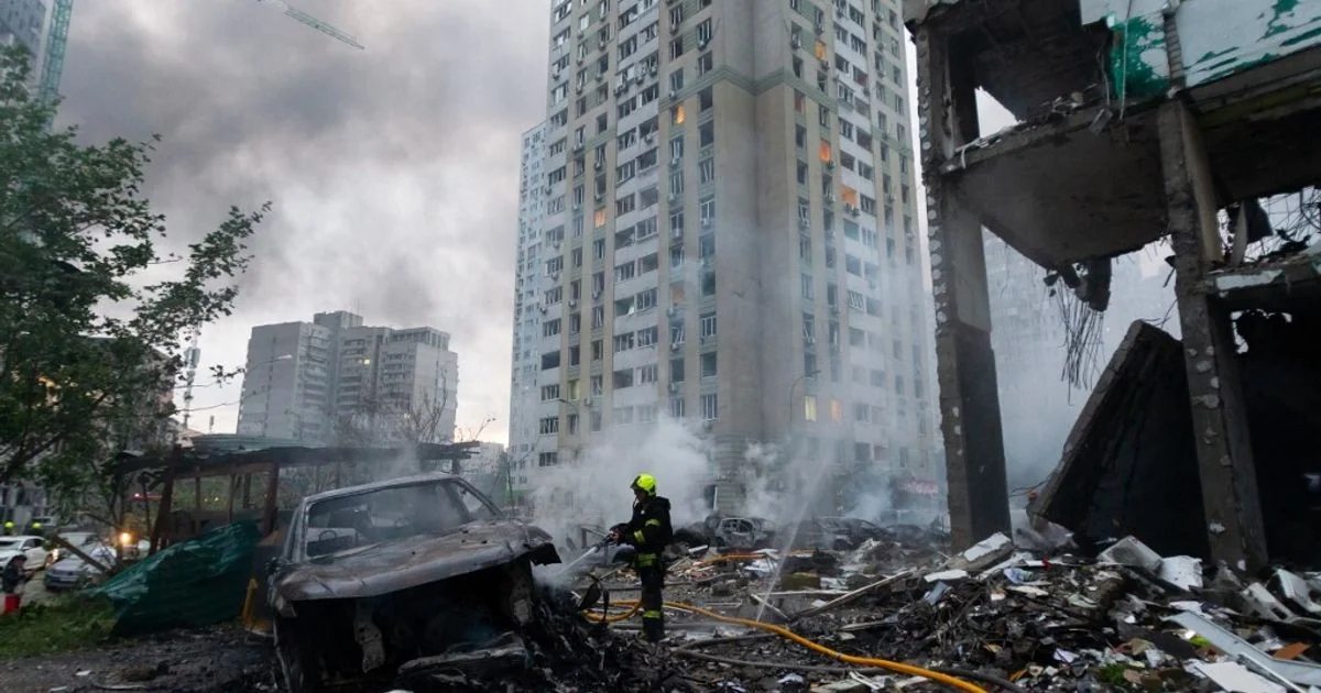 Mais de 430 drones sobre Moscou: escalada aérea enquanto Kiev e aliados se alinham em Ancara